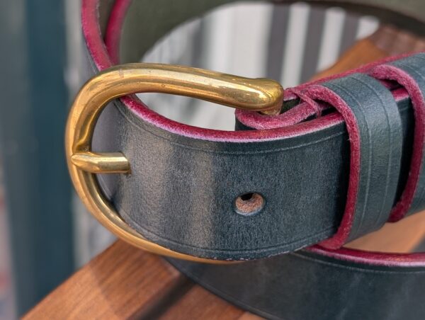 Belt - Ware Green Guest Leather, Classic in stock 32 - buckle edge close up