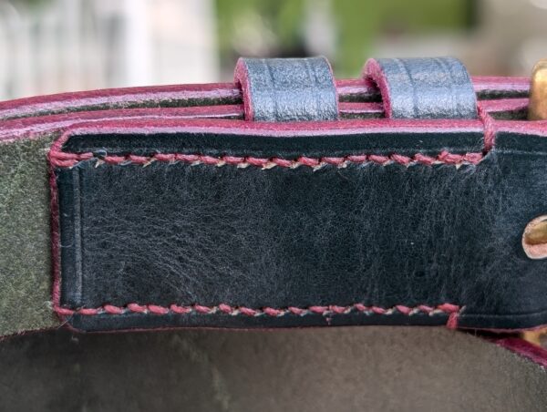 Belt - Ware Green Guest Leather, Classic in stock 32 - stitching close up