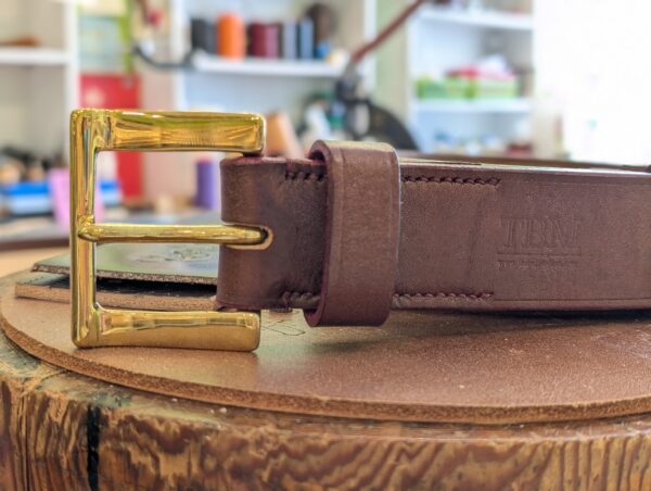 Belt - Devon Australian Nut Brown Leather, Red Trims, Classic 36 - buckle end