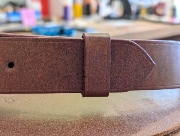 Belt - Devon Australian Nut Brown Leather, Red Trims, Classic 36 - tail end