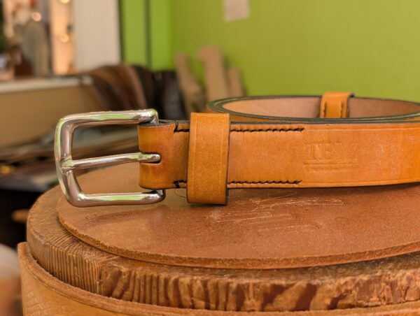 Belt - 2024 Devon London Tan Leather, Black Trims, Classic 38 - buckle end