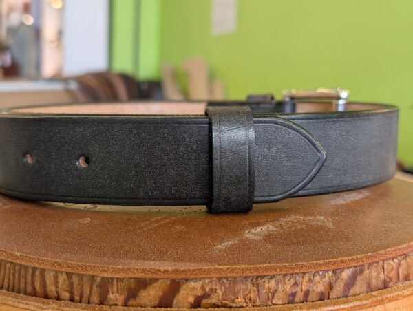 Belt - Devon Black Leather, Grey Stitch, Classic 40 - tail end
