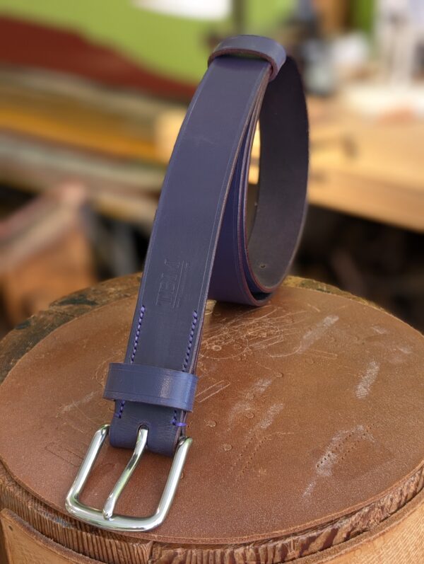 Belt - Ware Purple Leather, Classic in stock 42 - standing