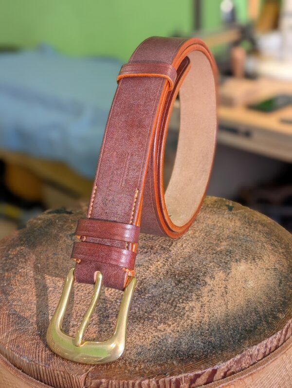 Belt - Devon Dark Stain Leather, Classic, in stock 42 - standing